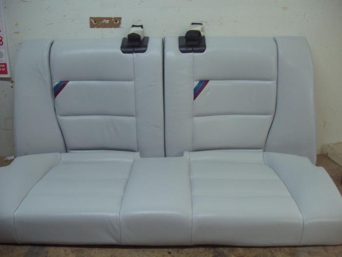 Asiento trasero completo acabado